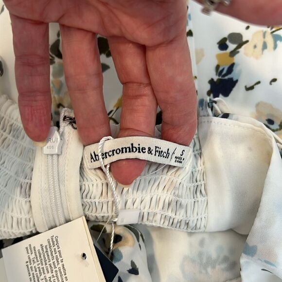 NWT Abercrombie & Fitch side zip szS white flowered dress w/matching scrunchie - Picture 5 of 13
